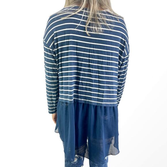 NINE WEST VINTAGE AMERICA Asymmetrical Hem Long Sleeve Striped Tee - Picture 2 of 9